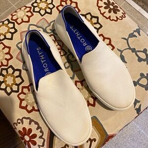 Size 7.5 Women Rothy’s Sneaker Loafer Shoe All White